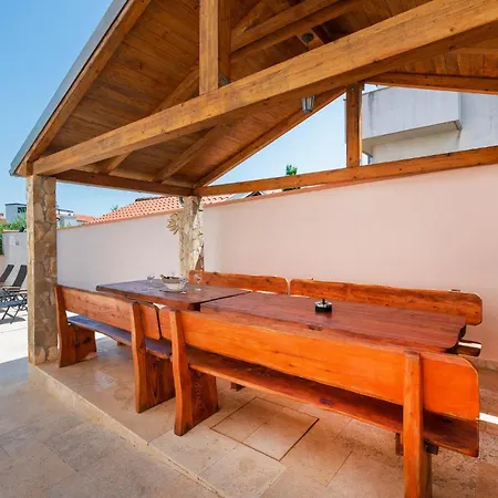 Beautiful In With Swimming Pool Apartment *