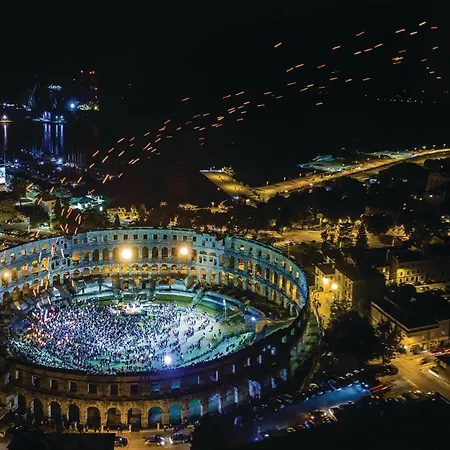 아파트 Lovely In With Wifi *