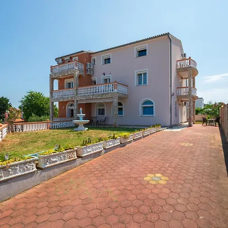 아파트 Lovely In With Wifi *