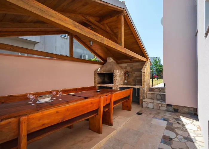 Lovely In With Wifi Apartamento Pula