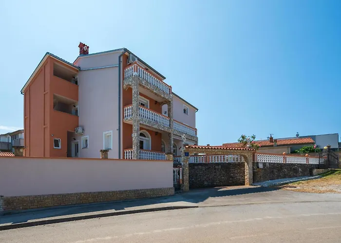 Lovely In With Wifi Apartamento Pula