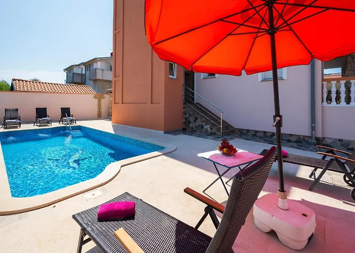 Apartamento Lovely In With Wifi Pula