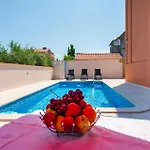Beautiful In With Swimming Pool Lejlighed